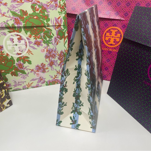 Tory Burch Gifting / Storage Bags In Different Sizes, Patterns & Colors - Picture 4 of 16